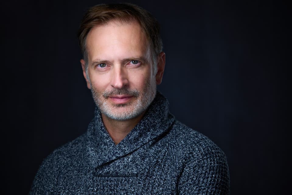 Personal brand headshot in Barcelona by Slava Timoshenko – 3
