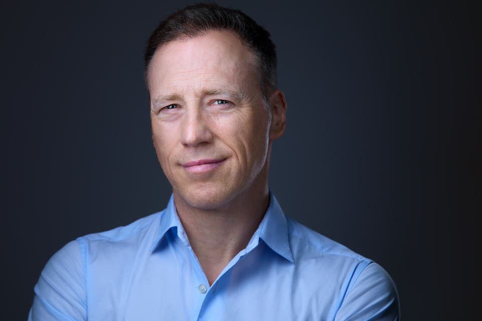 Personal brand headshot in Barcelona by Slava Timoshenko – 5